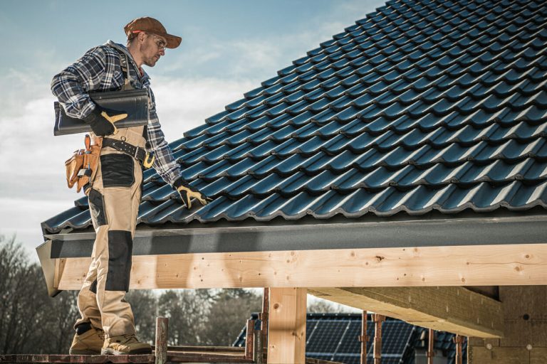 Reasons that You Need to Employ a Roofing Contractor